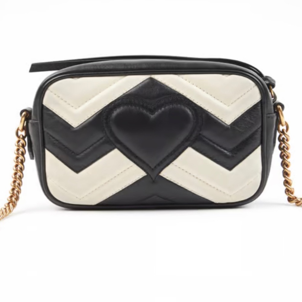 GUCCI GG Marmont Camera Crossbody Bag in Two Tone Black/White Chevron - Picture 6 of 15